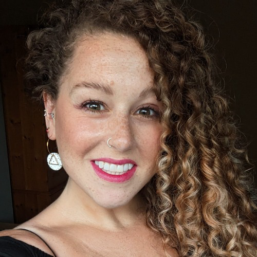 Faye - Dance Fitness Instructor · She/Her